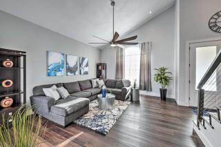 Top-Notch Las Vegas Oasis with Games, Golf and More! - 7