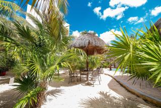 87979 Very chic 3BR Condo, tons of amenities, 1 block from Ocean - 0