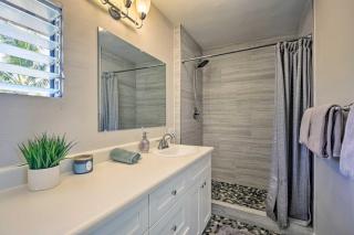 Beachfront Waimanalo Home with Pergola and Ocean Views - Waimanalo - 1