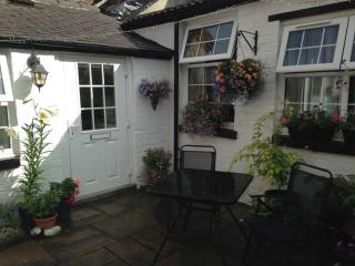 Courtyard Cottage - 0