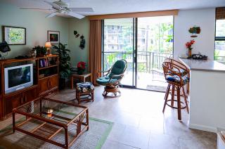 Oceanview Kailua-Kona Condo with Private Balcony! - Kailua-Kona - 6