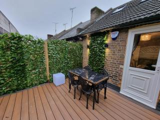 Windsor Retreat in shadow of the Castle. - 6