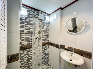 H&Q Bangtao Rooms - Bang Tao Beach - 5