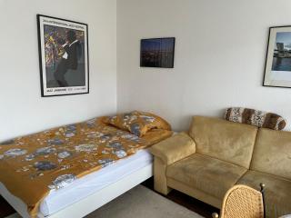 wohnliches , behagliches Zimmer mit Balkon und wifi - Mönchengladbach - 3