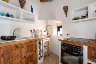 Sunny Rustic Townhouse - 2