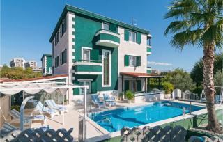 Awesome Home In Split With Sauna - 9