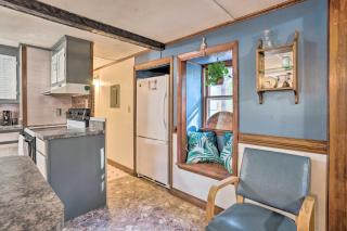 Heathsville Home with Sunroom Less Than 10 Mi to Beach! - Heathsville - 2