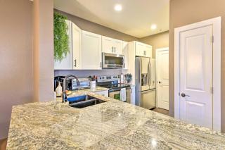 Walk to Papago Park Phoenix Condo with Pool Access! - Phoenix - 3