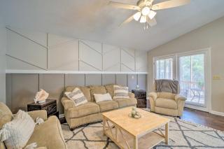 Oak Island Getaway with Yard - Walk to Beach! - Oak Island - 6