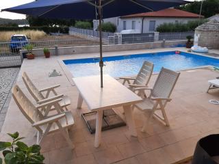 Nice, cosy studio apartment with shared outdoor pool - 8