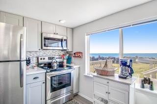 Sea-Renity Sunset Hideaway - 2