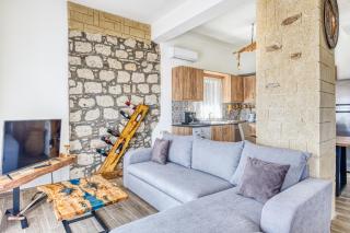 Villa Crypty - Soroni - 7