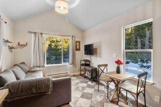 Cozy Tiny Home Steps Away From Mt. Rainier - Ashford - 0