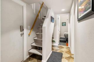 Cozy Tiny Home Steps Away From Mt. Rainier - Ashford - 1