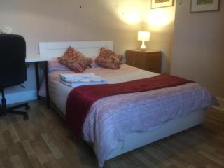 DACH Apartments - Cozy 3 bed Apartment in Hendon - Colindale - 0