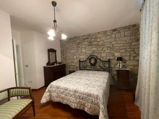 Bellissima casa dentro il castello di San Savino - 2