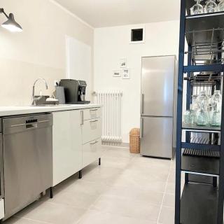 Friends and Family Leiwen - 1