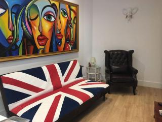 Bagshot PennyHill Camberley Ascot Luxury 2 Beds 1 Bath Sleeps 4 Pets OK Permit Parking - Bagshot - 2