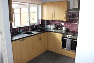 The Hampton Beautiful 3 Bedroom House with Conservatory & Garden - Scarborough - 1