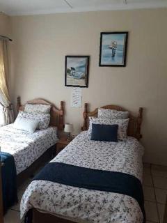 Cherry on Top Self Catering - 8