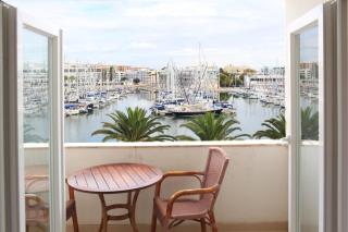 Lagos Main Avenue studio with Marina view balcony - 0