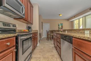 Ocean Breeze Luxury Villas 3D, Nicely Updated! Across From The Ocean! Sleeps 18 ! - Myrtle Beach - 9