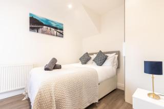 Townhouse for Professionals (5 Bedroom 5 Ensuite) - Ipswich - 3