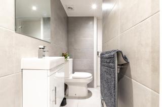 Townhouse for Professionals (5 Bedroom 5 Ensuite) - Ipswich - 1