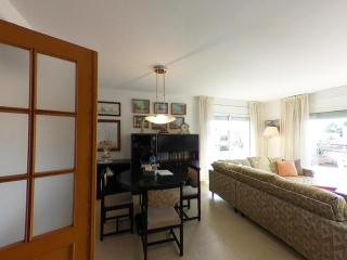 Charming Sitges Apartment with Shared Pool City Views - Sitges - 4
