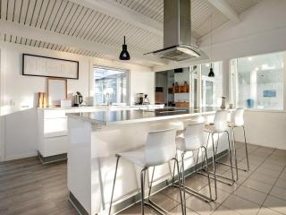 Six-Bedroom Holiday home in Humble - Humble - 6