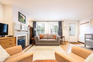 Delightful Bird Sisters Cottage with Free Parking - Brighton & Hove - 9