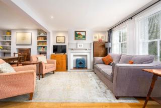 Delightful Bird Sisters Cottage with Free Parking - Brighton & Hove - 0