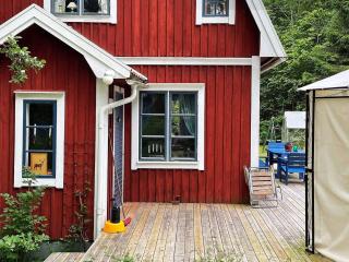 4 person holiday home in KARLSBORG - Sörhamn - 7