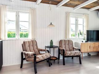 Renovated Waterfront Retreat-By Traum - 4