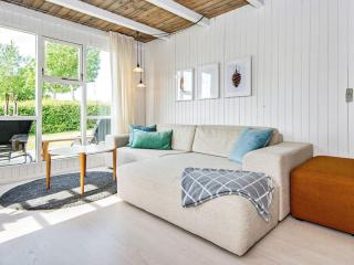 Renovated Waterfront Retreat-By Traum - 6