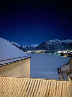 Urban Alpine Penthouse with Lake View - Maurach - 5