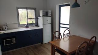 יערה בכפר קרוב לנחל - 9