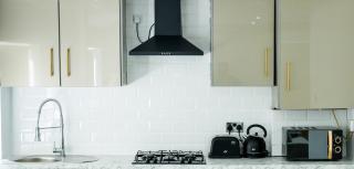 1 Bed House - Sleeps 2 - Parking - Wifi - 1