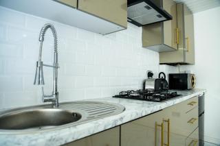 1 Bed House - Sleeps 2 - Parking - Wifi - 1