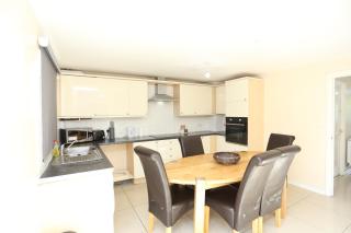 Lovely 4 Bed House London - London - 7