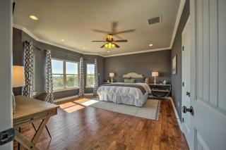 Luxe Canyon Lake Home with Gorgeous Lake Views! - Canyon Lake - 1
