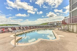 Boat, Fish and Swim On-Site Lake of The Ozarks Unit - Camdenton - 7