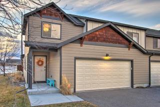 Townhome with Private Hot Tub, 8 Mi to Downtown - Bozeman - 8