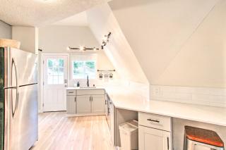 Geodesic Dome House with Scenic Views and Hot Tub - Eatonville - 1