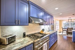 Walk to Cedar Creek Lake Home with Deck in Malakoff - 2