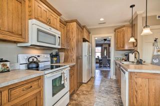 Pet-Friendly Home Grill and Fire Pit in Manhattan - 1