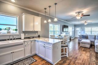 Ocean Isle Beach Escape - Centrally Located! - Ocean Isle Beach - 4