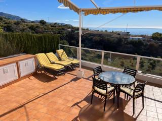 Delightful Burriana House with Magnificent Beach & Sea Views. - Nerja - 4