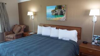 Beachfront Inn - Baileys Harbor - 2