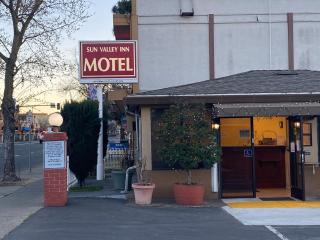Sun Valley Inn - Pleasant Hill - 0